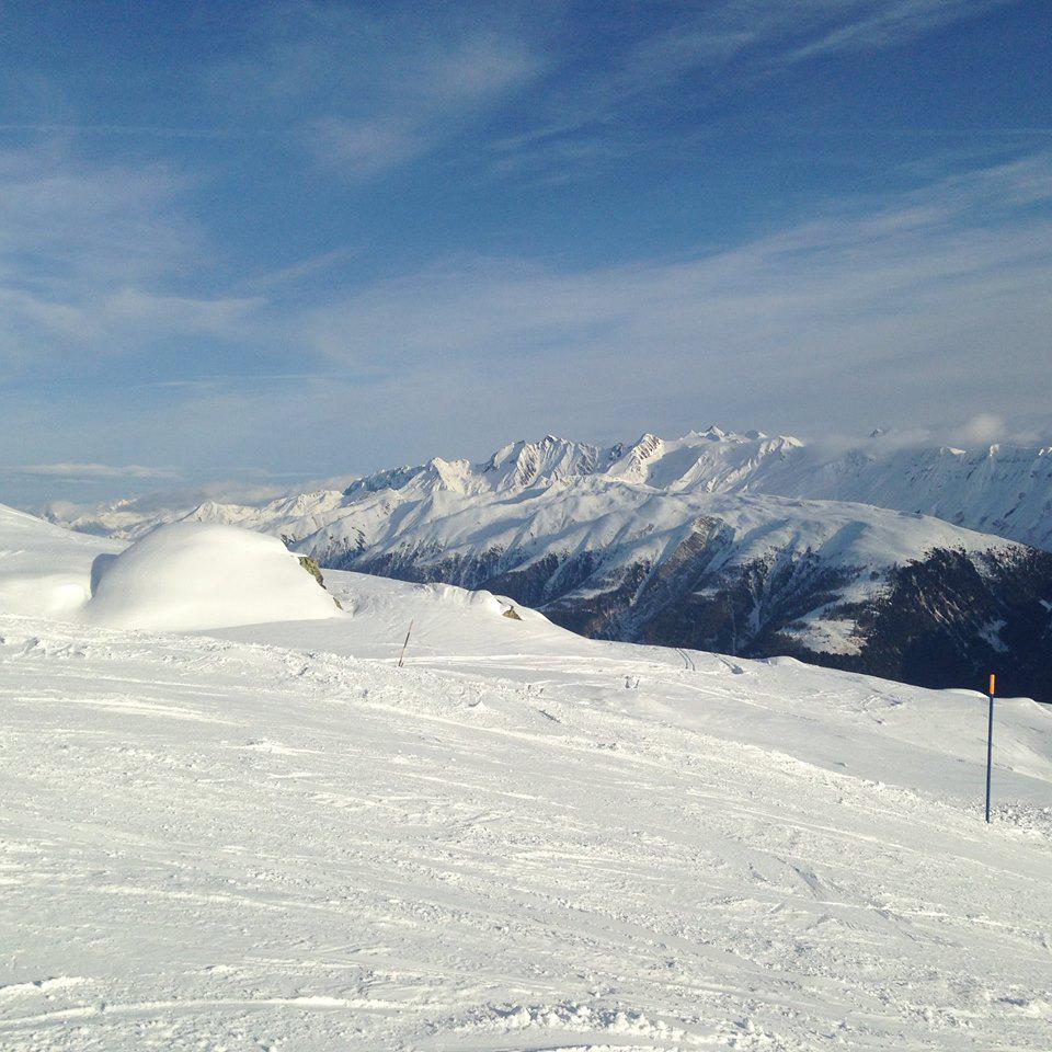 hotelalpenblick's tweet photo. Jetzt Skifahren absolut günstig und vor allem Top Schneeverhältnisse!
 #fiesch #Schnee# #Skifahren #hotelalpenblick http://t.co/2w3SshysZ6