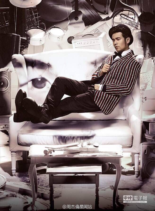 JayChouUpdates's tweet photo. Covers of the first album and the latest album. Noticed the similarities? http://t.co/XawQSfyFge