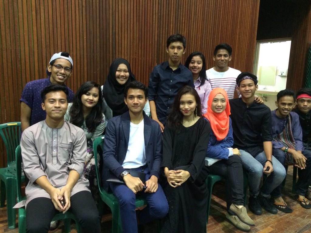 komedlendu's tweet photo. We're here!! Thank you for inviting us 😄 @debestmelaka #debest #dbgo http://t.co/vcdxcpS3qZ