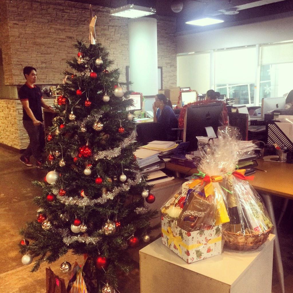 Thank you Holster Australia for the amazing gift! #FeelingBlessed #DDE #Office #Dubai #UAE