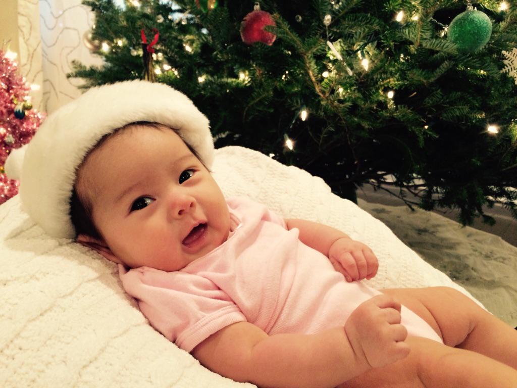 amybinSC's tweet photo. #OrangeRoom @TODAYshow #TODAYHolidays here is our cutie Savannah Cara's first Christmas picture http://t.co/80hTtrKA4P