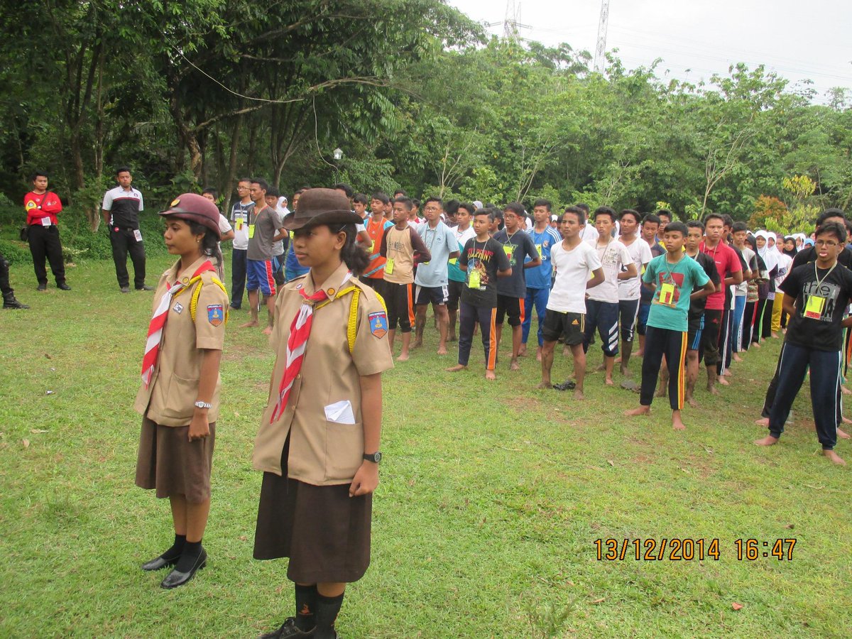 Istirahat di tempat grak! kak aneke dan kak grace <a href="/VocathreeScout/">Pramuka SMKN 3 Depok</a> #LDKS