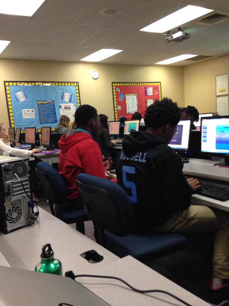 emmy49er's tweet image. 7th grades finishing their final project of the quarter. #HGCS2014