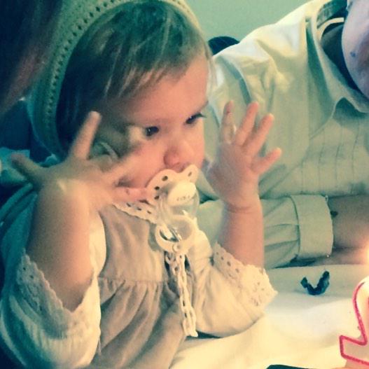 anabp77's tweet photo. Y como no felicitar hoy a lo mas chiquitito d mi casa la mas adorable la mas cariñosa y besucona q me cumple dos años http://t.co/ISWJG3qZNq