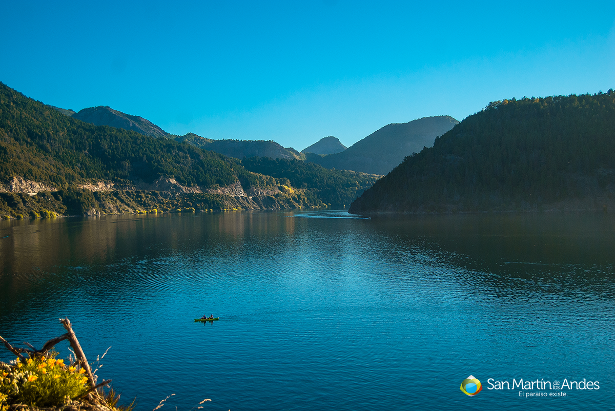 TurismoSMAndes's tweet photo. Una postal de esta maravillosa ciudad. RT a la imagen y empezá a soñar con tus vacaciones en #SanMartíndelosAndes. http://t.co/ADn4meUUyQ