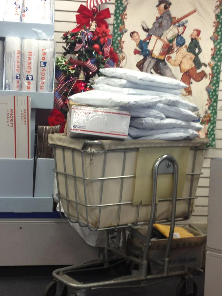 Jenn_Burch's tweet image. Yeah. I'm behind the guy who mailed all of this: #PostOfficeProblems