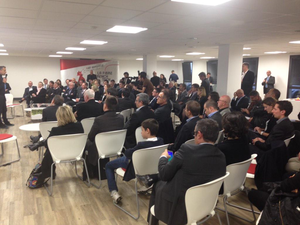 Prefet13's tweet photo. @axellelemaire termine sa visite à @aixmaville chez @HighCoGroup par la présentation du projet The Camp #FrenchTechAM http://t.co/4tvgemxafx