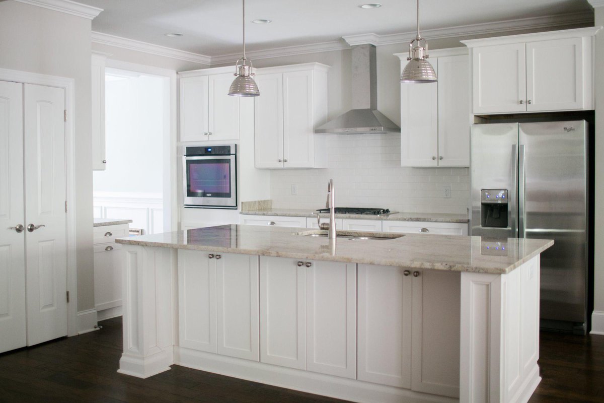 KBKitchen_bath's tweet photo. Only 10 days til Christmas and this could be your dream kitchen.....Put @KBKitchen_bath on your list to Santa!! http://t.co/tNPpuloMhZ