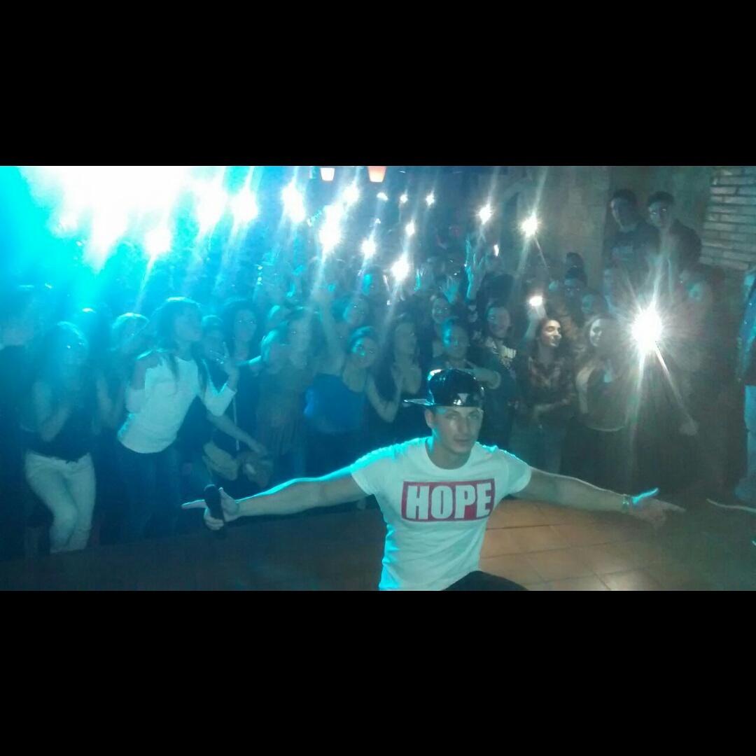 Nyno_SBR's tweet photo. Breve resumen de lo que pasó este fin de semana! Gracias a todos por formar parte de esta familia.. #ElEfectoNyno http://t.co/VgX0vLFZdk