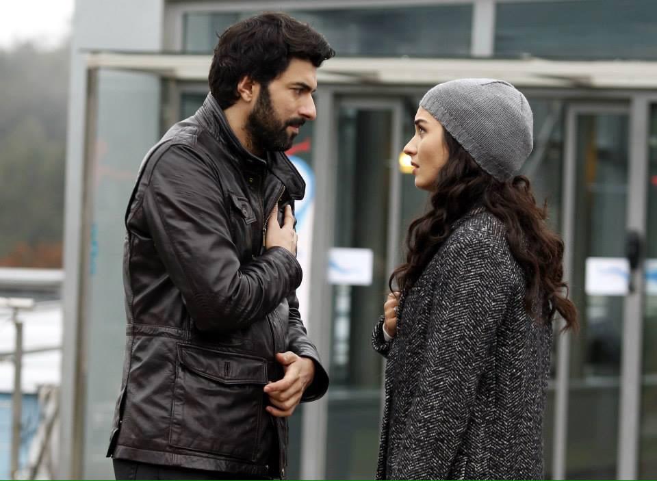 Грязные деньги, лживая любовь сериал. Туба буйукустун грязные деньги и любовь. Грязные деньги и любовь читать. Грязные деньги лживая любовь 1 серия. Энгин акюрек.