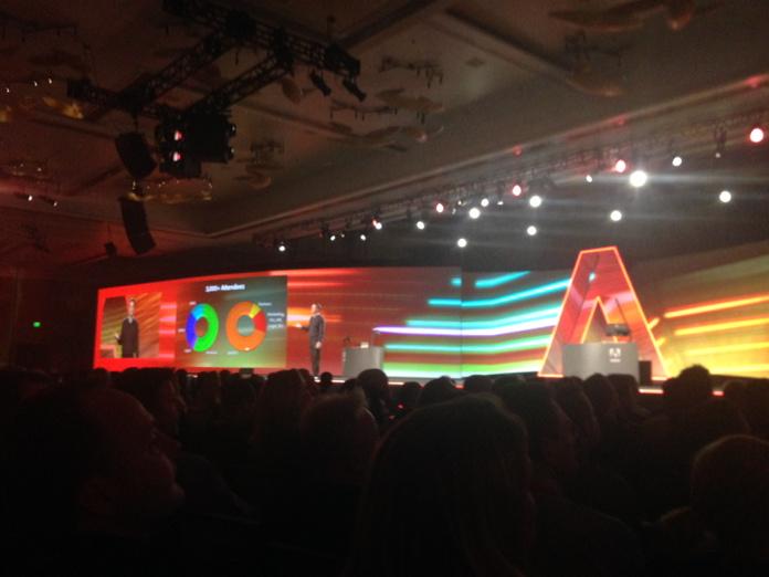ddecoster's tweet photo. C'est parti pour notre sales meeting on 'as Vegas !!!! http://t.co/zM3uBz5DHb