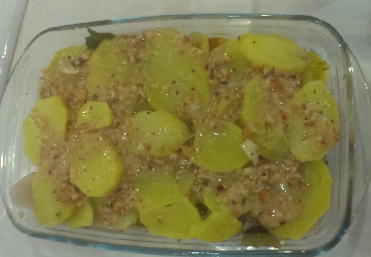 escpacientes's tweet photo. Primer plato listo:merluza con salsa de #almendras. Uno de sus secretos, la #cúrcuma, un colorante natural #ricoysano http://t.co/4A5OJb11Js