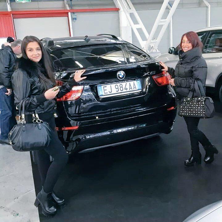 SaSere993's tweet photo. #MotorShow2014 #bologna #porsche #smart #BMW http://t.co/CMhLP4GB2b