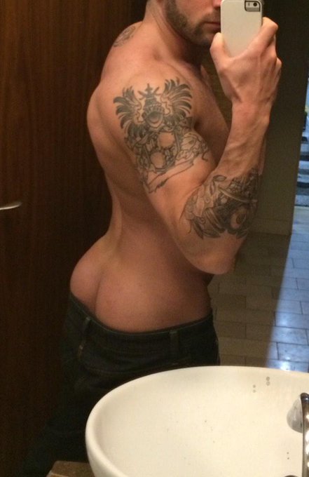 Don't forget to vote for me for me for best ass/boyfriend fantasy and escort 2015 HOOKIES http://t.co/HMUnNjLddc