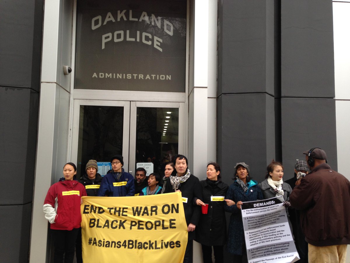 BaySolidarity's tweet photo. API allies demand an end to the war on Black people #ShutDownOPD #BlackLivesMatter #Asians4BlackLives http://t.co/tLkYVdQgzW