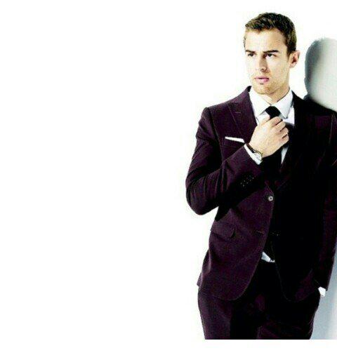Happy Birthday dear, Theo James          