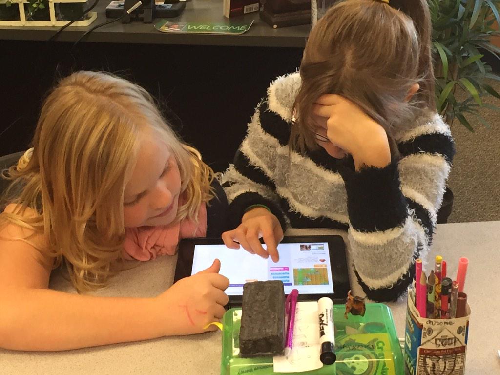 bmgollinger's tweet image. Serious #criticalthinking happening in Mr. B&apos;s class w/ #hourofcode #edtechcontest #GirlsWhoCode