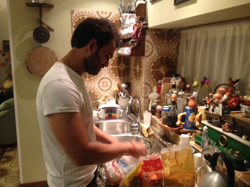carlocremona's tweet photo. Now Yu cooking for us #indi #food in #Naples #off2014 @yuvraajparashar and @KapilSharmaK9 @Omovies_it #amazing http://t.co/NiuQ8LFK3C