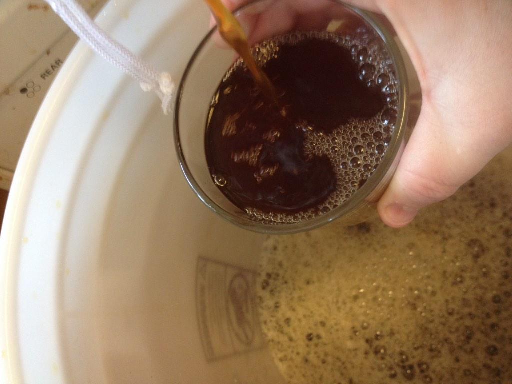 VortexBrewery's tweet image. Sprouting &amp;amp; roasting. Marking the wort. Check out the color. Brewing tonight.