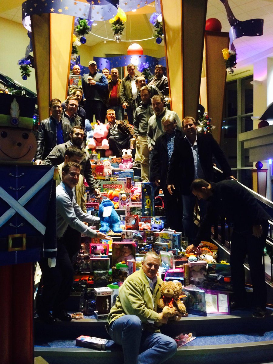 FlexialBellows's tweet photo. Flexial so proud to be part of the annual Guys Night Out Toy Run to the Vanderbilt Children's Hospital. Amazing! http://t.co/4rntKtof7F
