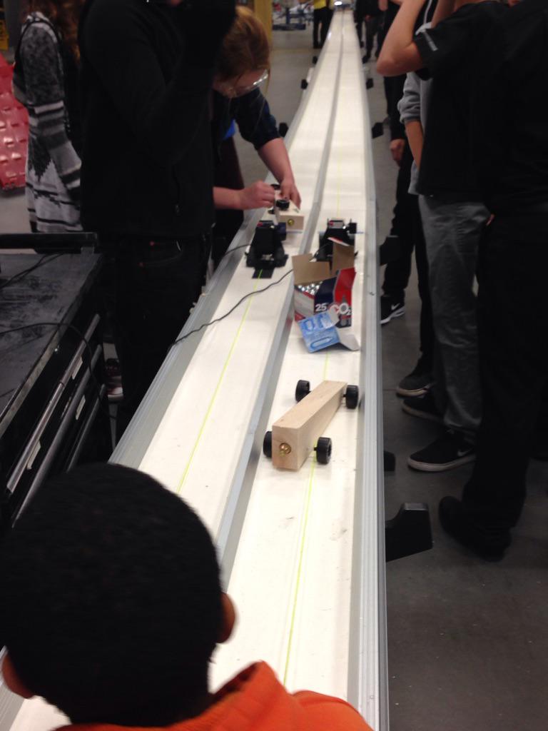 swctacommunity's tweet photo. MS students from Tarkanian are building and racing CO2 cars. #fallpbl #careerteched #STEM http://t.co/BzDuyJdTvo