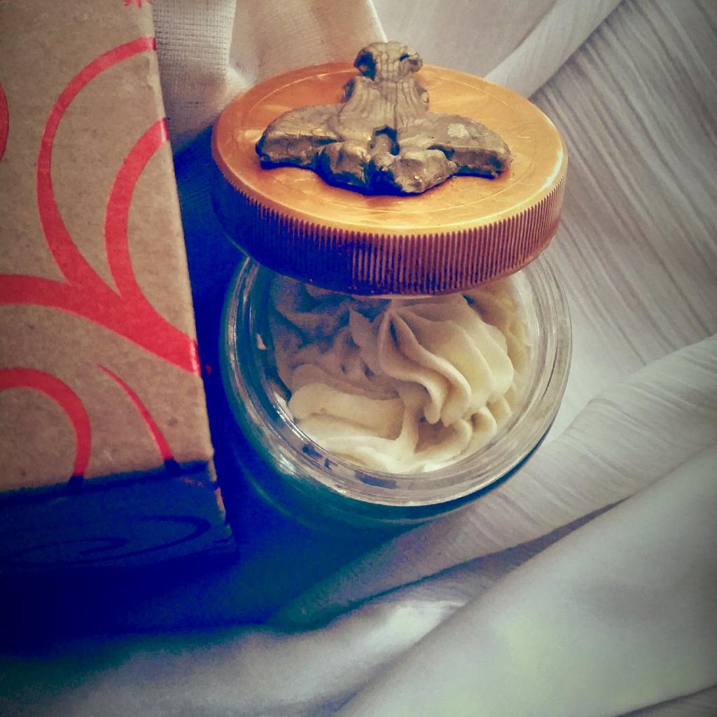 EternityRoots's tweet photo. Use code 'freeshipping' on $50 or more! Link in bio. 
#handmade #vegan #natural #bodybutter #organic #productjunkie http://t.co/lu1ZvLngI6
