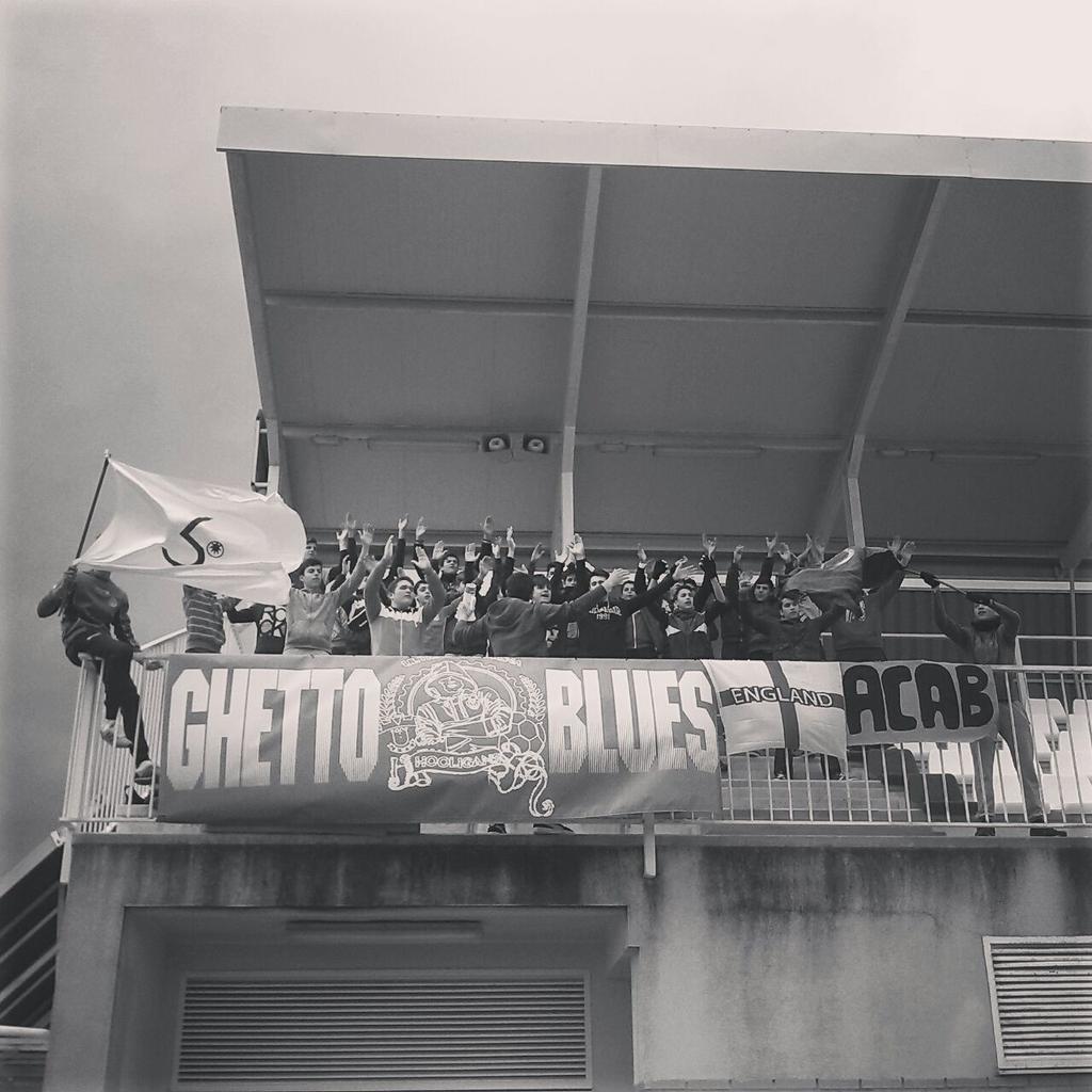Carmonahools's tweet photo. OTRA FOTO DEL PARTIDO http://t.co/5KTkwA0tnF