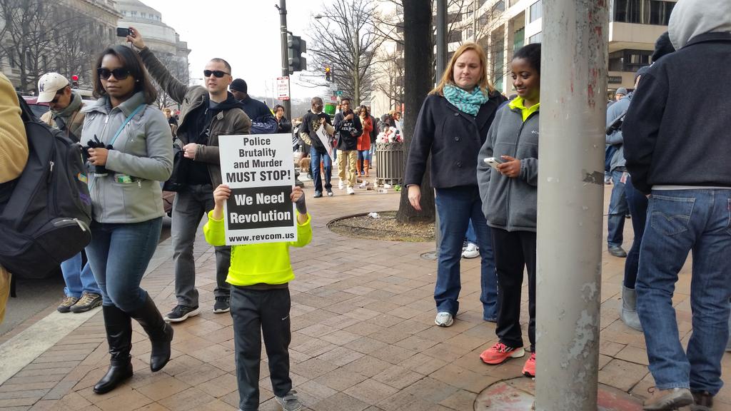 megmdaly's tweet photo. A look back on Saturday's #MarchOnWashington. Great 2c so many kids march #littleactivists #ICantBreathe #Justice4All http://t.co/sVPOYIxaqA