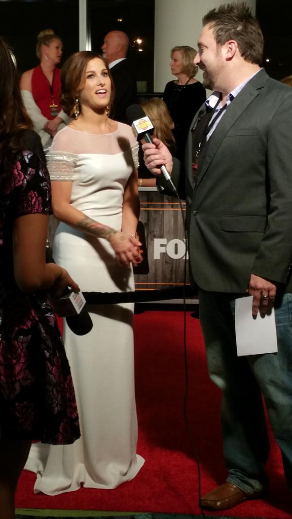 CassadeeFansBR's tweet photo. Cassadee Pope at  ACC Awards  #ACCAwards http://t.co/btmruge722