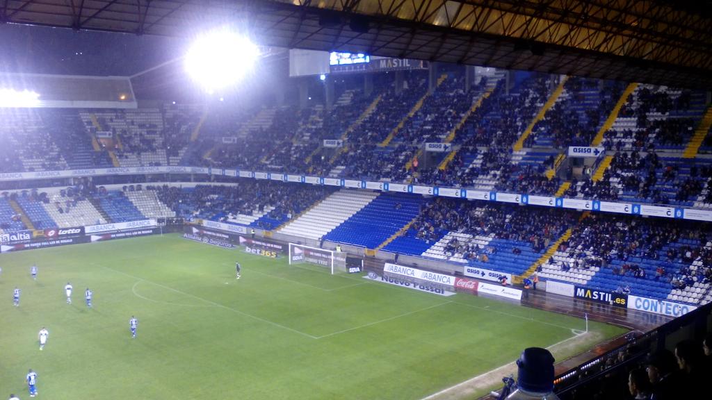 DeportivoTR's tweet photo. Atletico Madrid deplasmaninda oldurulen Riazor Blues uyesi Jimmy icin, RB nin durdugu kale arkasi bugun boş
#JimmyDEP http://t.co/8g0qnZG6Hl