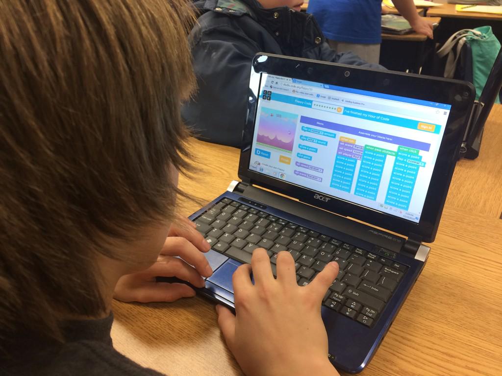 EdTechSmith's tweet image. Are you smarter than a 4th grader? Creating a flappy bird game. @pvelemschool @pvnellis @codeorg #AddictedToCoding