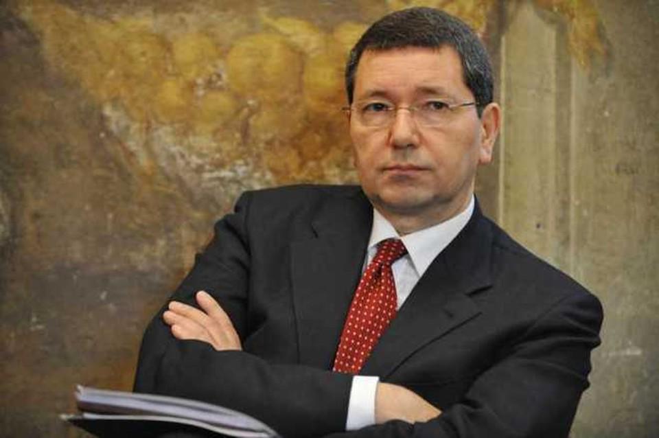 RomaNotiziecom's tweet photo. "@Pierodeluca: #Roma : annullato l'atto di trascrizione dei matrimoni gay per 16 coppie.. http://t.co/SpiqAUcGC1"