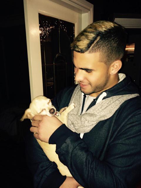 bossleroux's tweet photo. '@soccercanales: But @sydneyleroux, the important question is how @bossleroux feels about @Ddwyer14' 😊 http://t.co/9c135YJGla
