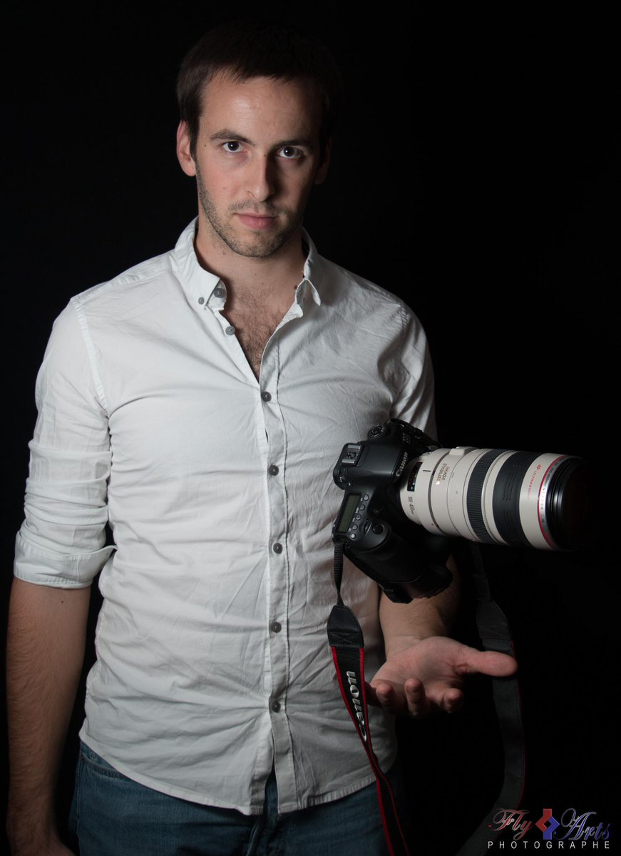 FlyArts64's tweet photo. 15 - Petit auto-portrait pour le fun =) http://t.co/8y0wD31xyH