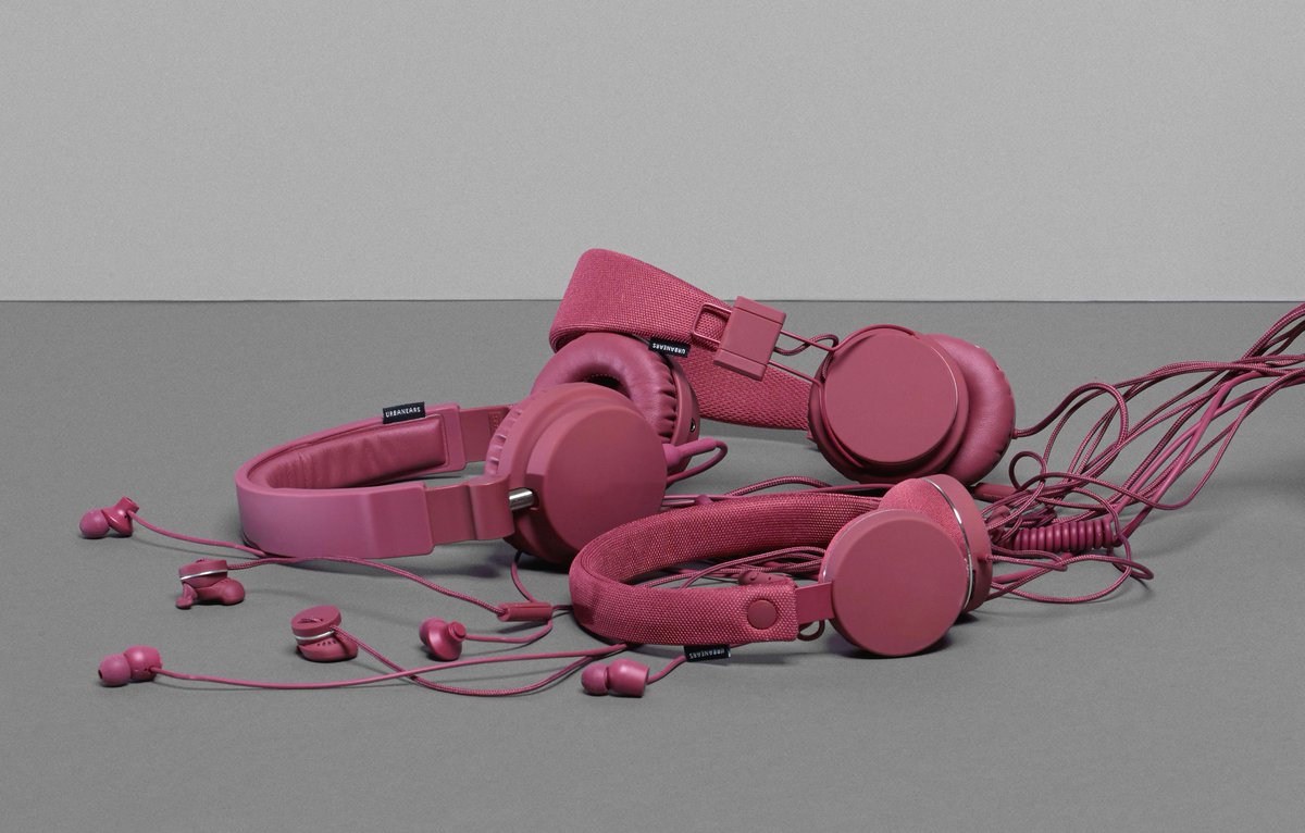 UrbanOutfitters's tweet photo. This week's #URGifted is HUGE: 8 people to win 8 sets of headphones each from @Urbanears! RT this to enter. 🎶 http://t.co/RyHSQQGqJ9