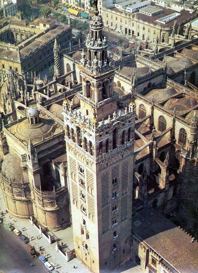 mst1953's tweet photo. #DeSevillanasManeras http://t.co/ZSPMFTgbuz