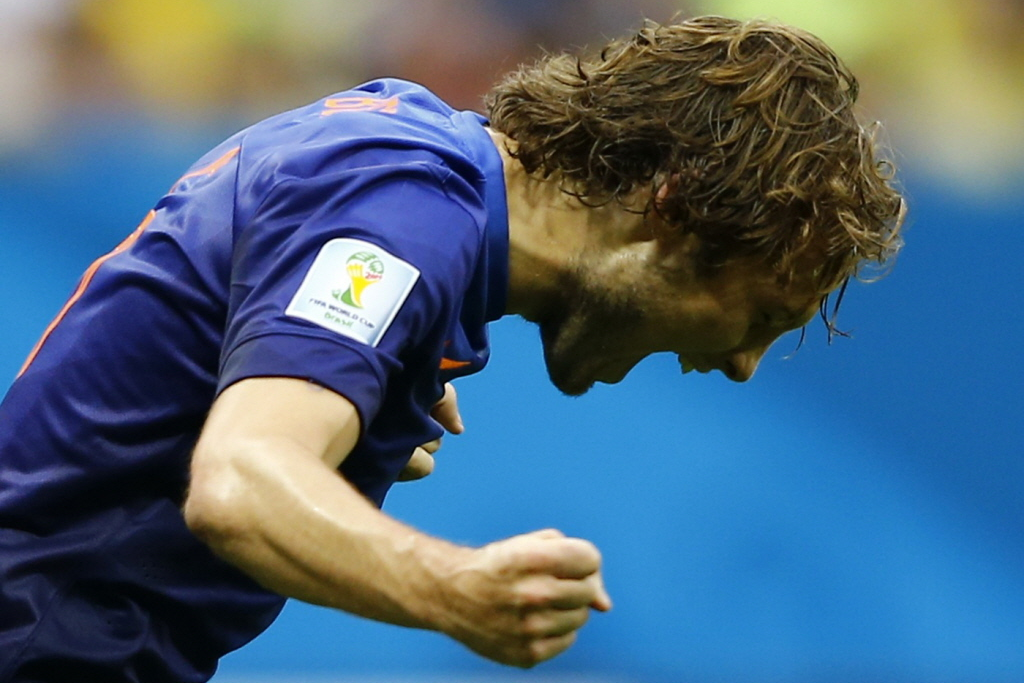 Daley Blind 'trots' op mooie onderscheiding telegraaf.nl/t/23455770  via <a href="/telegraaf/">De Telegraaf</a> <a href="/spechler/">Sven Pechler</a> <a href="/TopsportAdam/">Topsport Amsterdam</a>