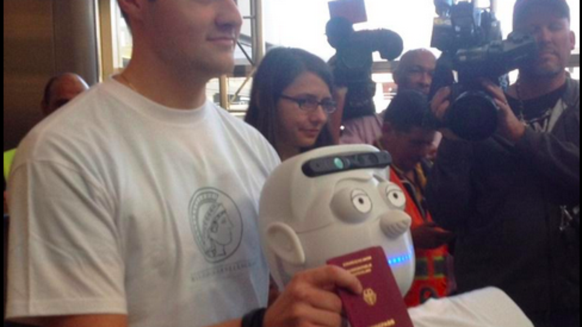 verge's tweet image. Athena is the first humanoid robot to be a paying airline passenger theverge.com/e/7160138