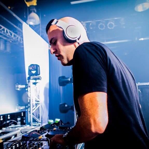 TranceAttack's tweet photo. Listen &amp; Download Future Sound Of Egypt 370 with Aly &amp; Fila here! #trancefamily #FSOE370 http://t.co/7cEZAx2oAa http://t.co/rvxvxwFrhK