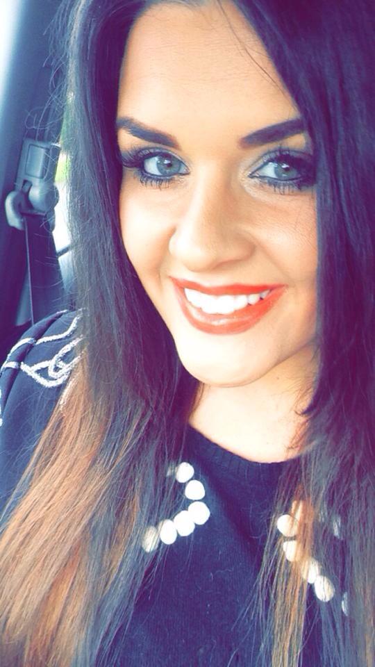 CatRoberts_'s tweet photo. Smiley time in work with my ginger hair #sunprobs http://t.co/kw5TPlqz1n