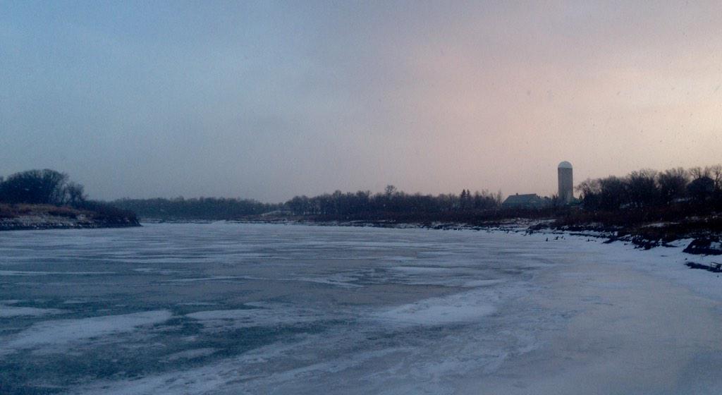 ManitobaRowing's tweet photo. We were almost thinking the ice would move out with all the warm weather we've had! #WishfulThinking #RatherBeRowing http://t.co/EhCXKuivKI