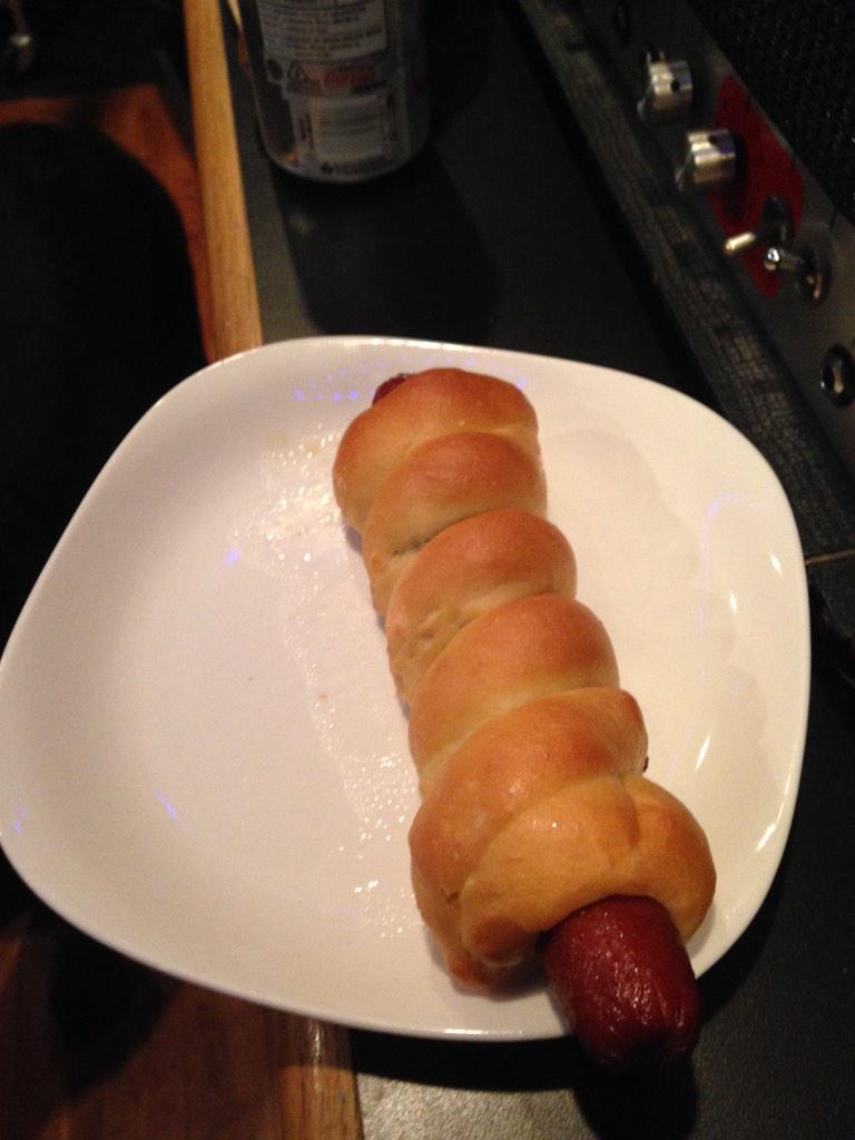 sternan's tweet photo. @thereaktion #hotdogle http://t.co/bqbjKBu71s