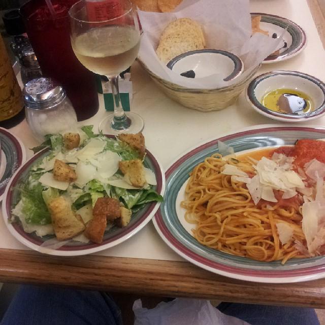 FratellosDeli's tweet photo. A perfect meal for a date night, don't you agree? #SanAntonioEats http://t.co/i4EziN1s0n