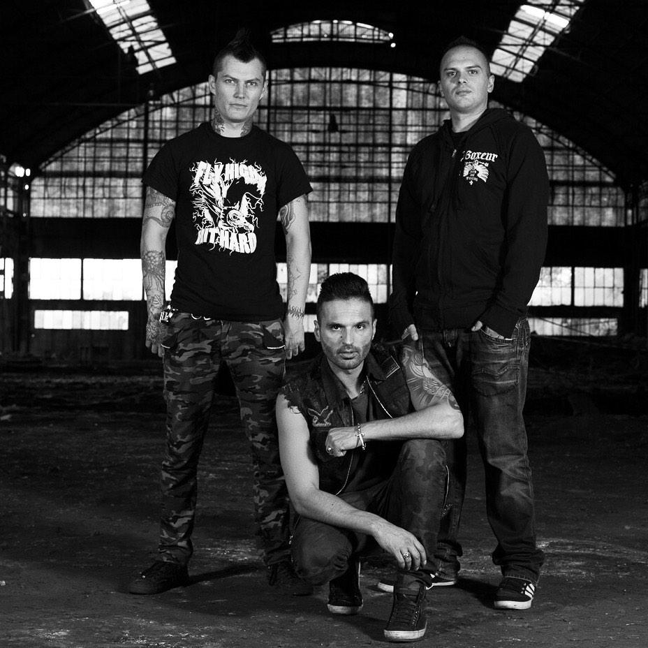 clanbastardo's tweet photo. #punkrock #2014 http://t.co/hyRO9e76wc