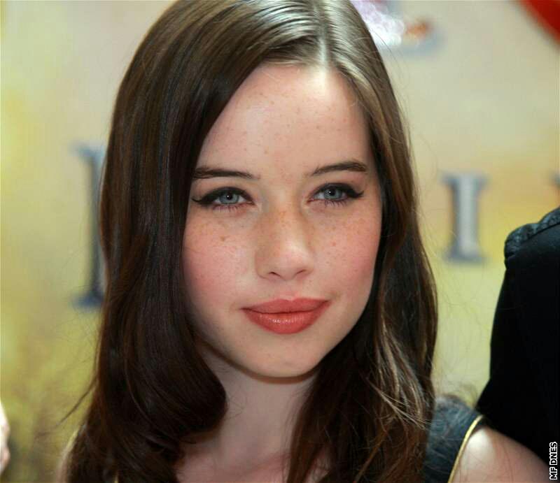 Happy Bday Anna Popplewell!! <3 