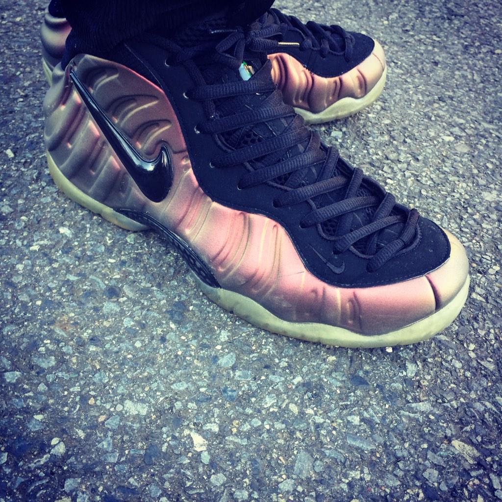 GKatagiri's tweet photo. おはようございます！
本日はこちら

#nike #posite #gymgreen #todayskicks #kickssnap #スニーカー #sneaker http://t.co/KthabBEIs4