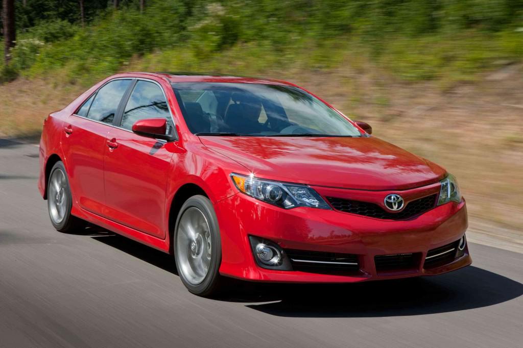 CarConnection's tweet image. #Toyota is recalling some 2014 Camry and Avalon models. Is yours one of them? bit.ly/1IVeo31