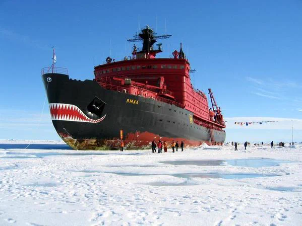 ロシア海軍300周年記念 100ルーブル硬貨 原子力砕氷船アルクティカ B487RkFCYAAP-xW?format=webp&
