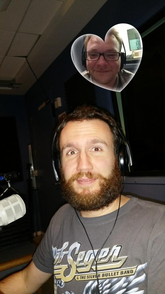 B48AuhRCUAEcZbe.jpg:large