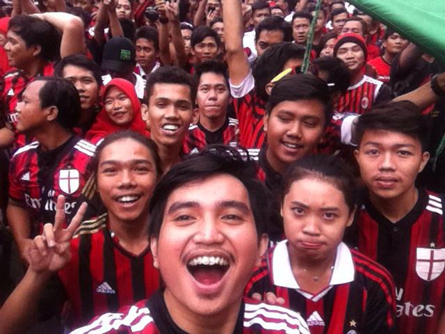 andon_pribady's tweet photo. Buon compleanno @acmilan #115Anni keep calm and always support you !! #ForzaMilan from indonesia to @acmilan http://t.co/xrD8ZHPYwQ